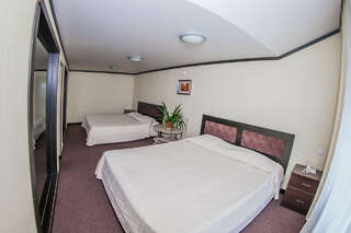 Гостиница Метелица Уссурийск 301 2-х местный номер "Люкс"-2